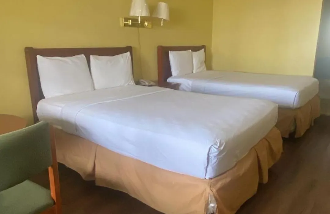 Evergreen Plaza Inn-1