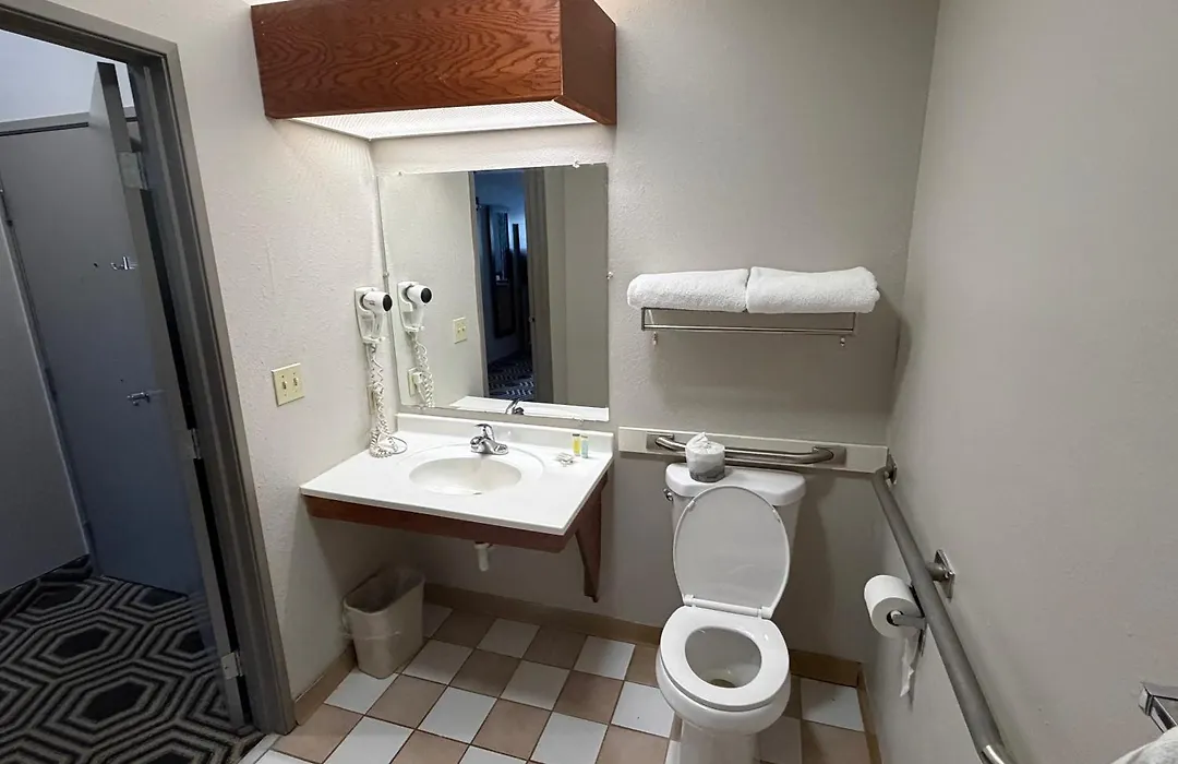 Relax Inn & Suites-1