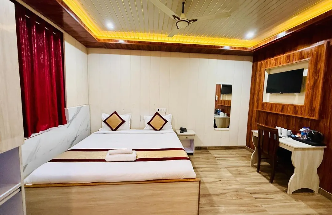 Hotel Golden Meet-1