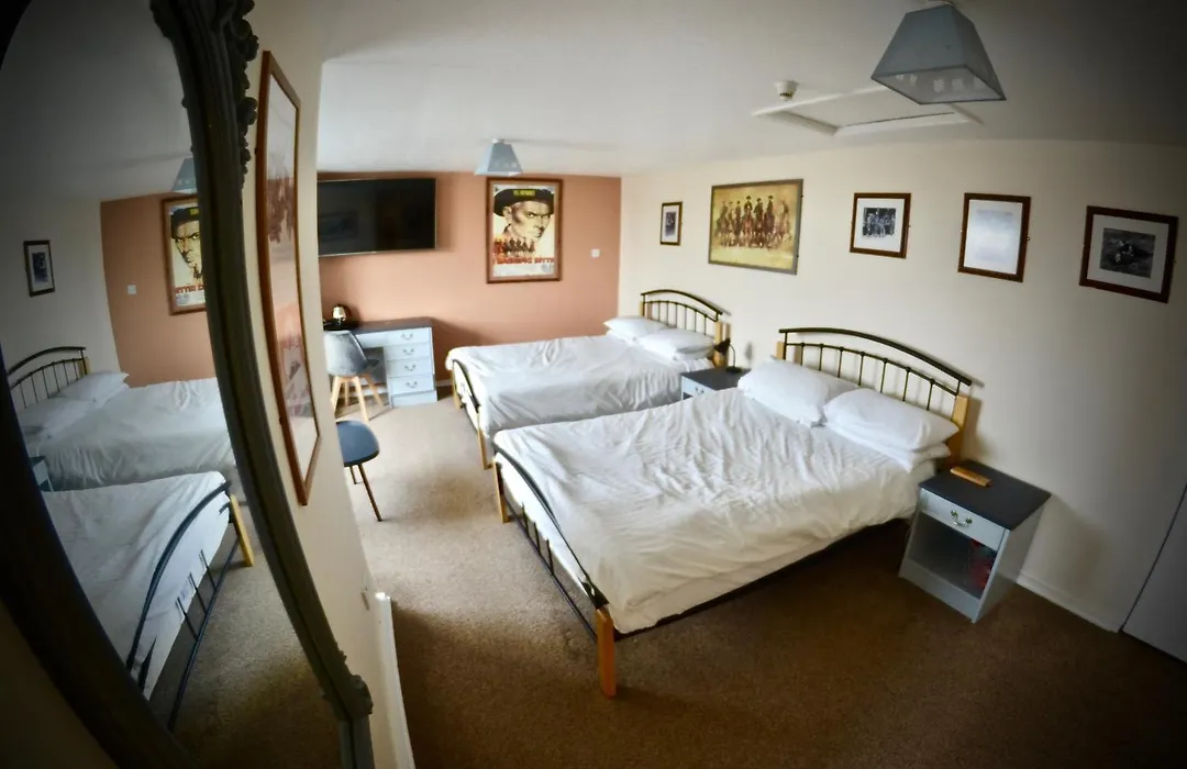 O'Gradys Hotel-1