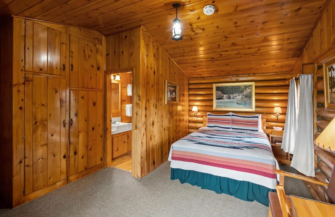El Western Cabins & Lodges-1