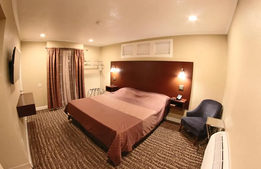 Santa Cruz Inn-1