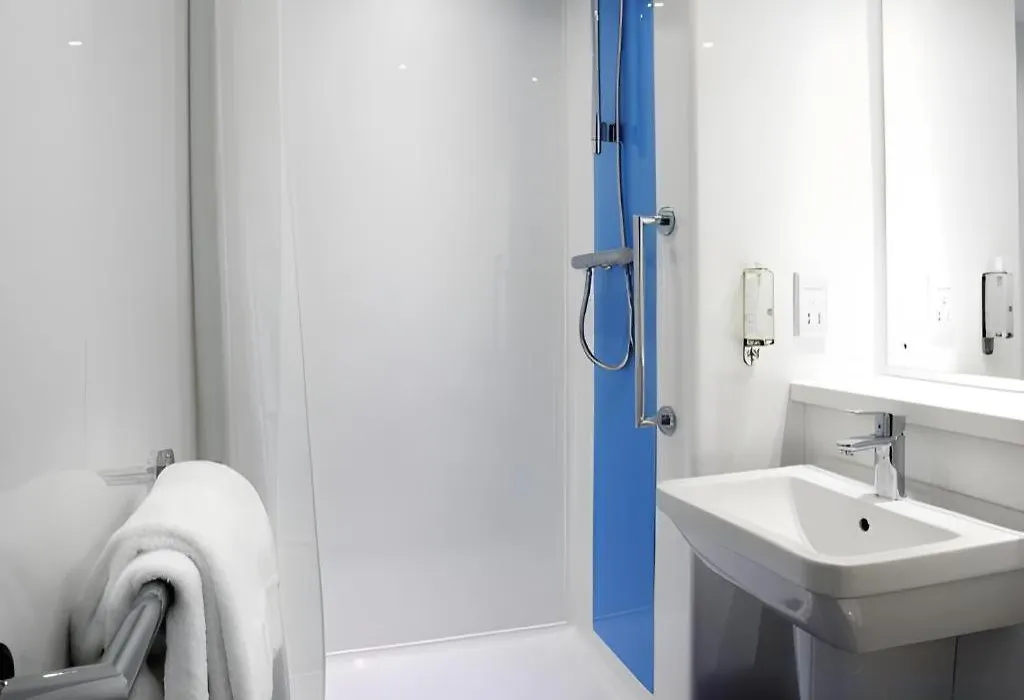 Travelodge London Kingston Upon Thames-1