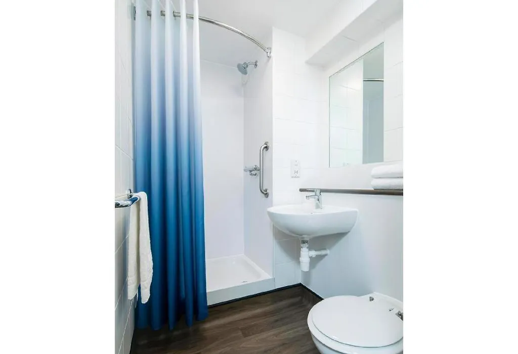 Travelodge Birmingham Fort Dunlop-1