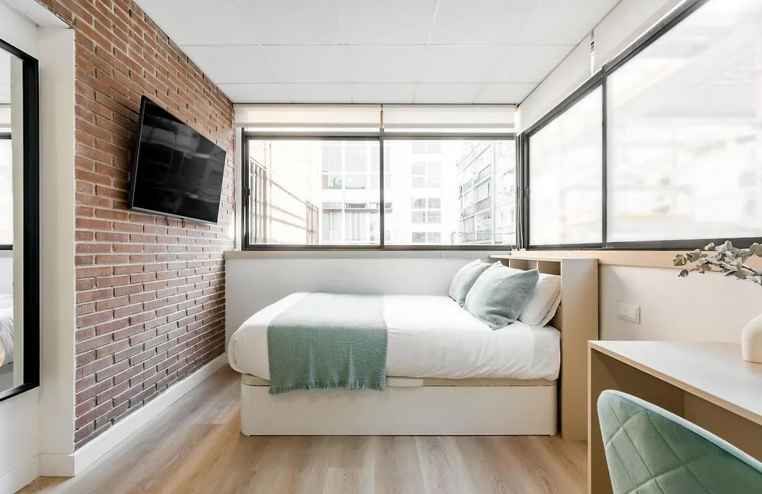 Square Rooms by Charming, cerca del aeropuerto y con un pequeño gimnasio-1