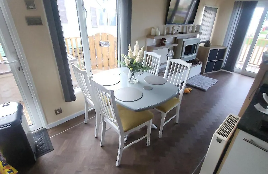 47 Venture Caravan Park-1