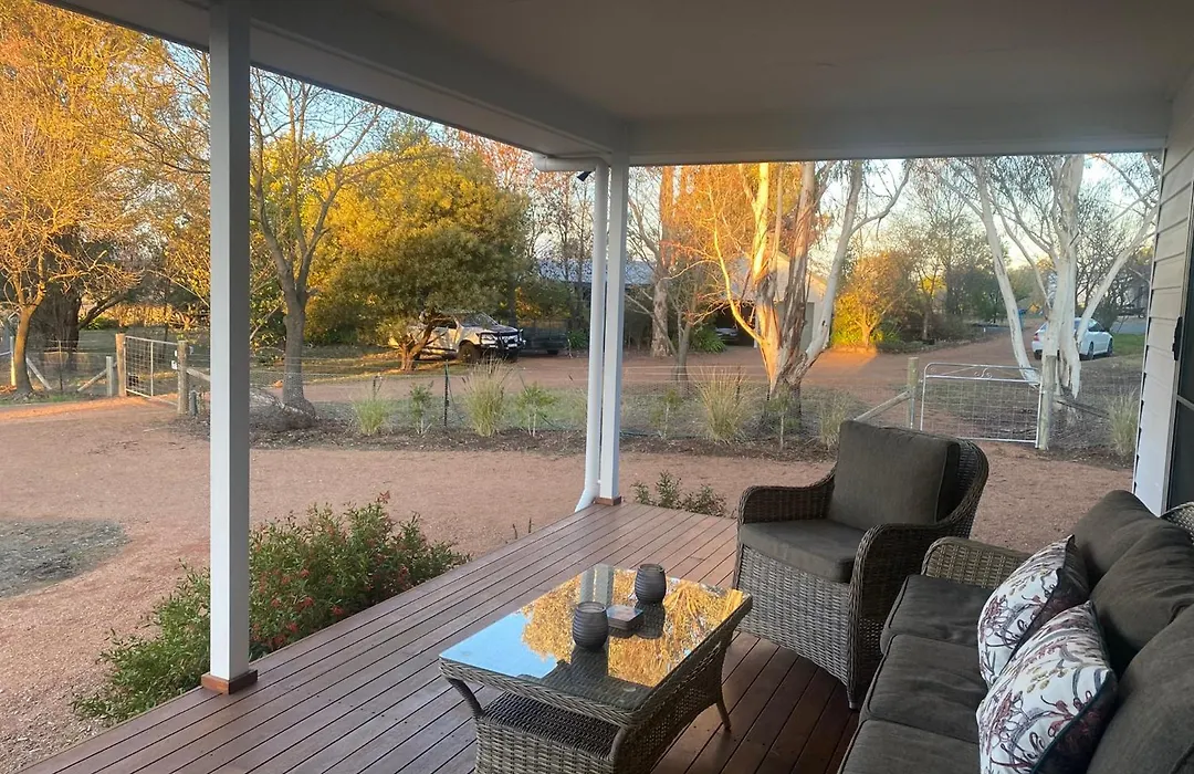 Grevillea Cottage-1