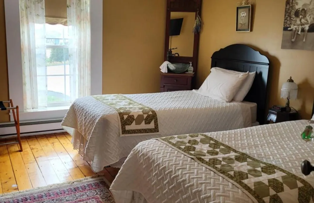 Applewood Inn Bed And Breakfast-1