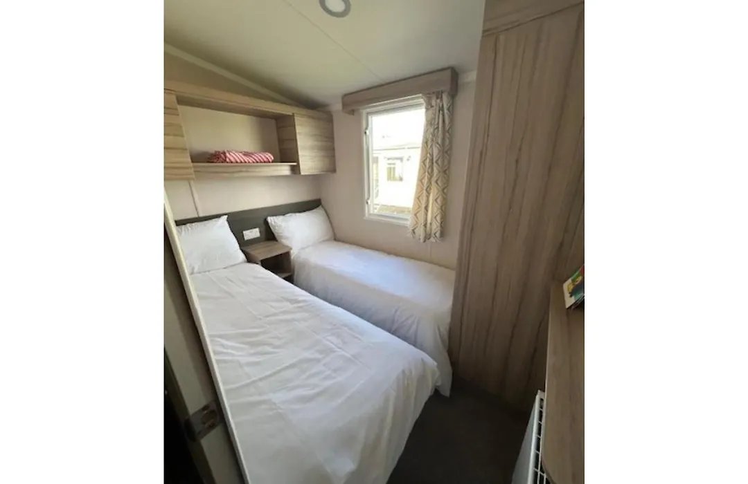 Modern 3-Bedroom Caravan Near Beach At Ty Mawr Holiday Park-1