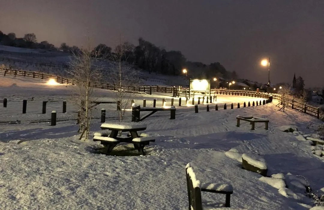 Half Moon Jackfield-1