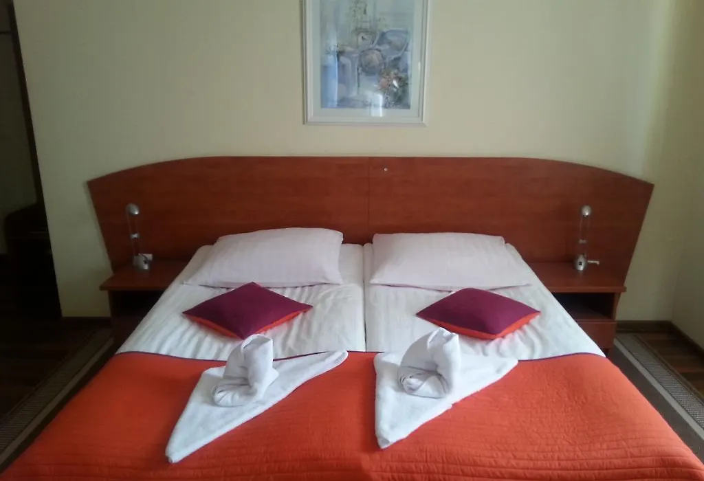 Hotel Restauracja Kinga-1