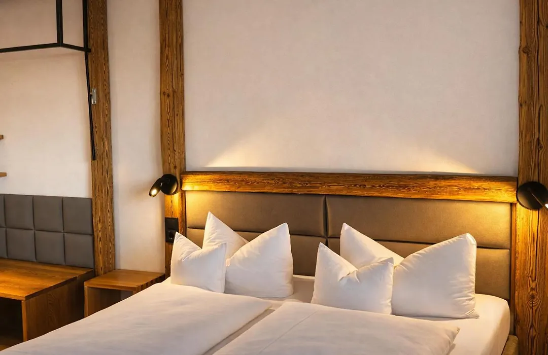 Hotel Gruener Baum-1