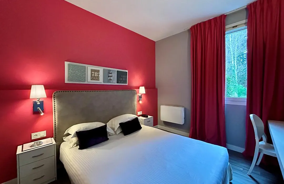 Hotel Les Jardins D'Adalric-1