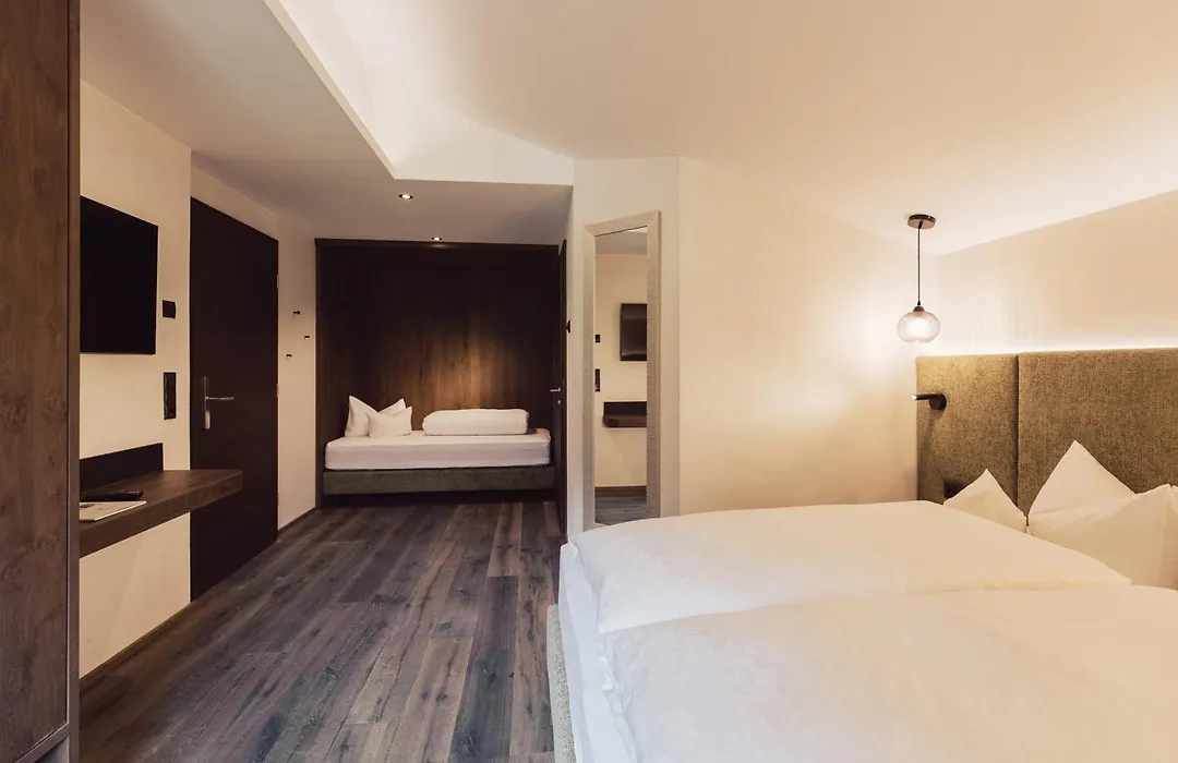 Hotel Weisseespitze-1