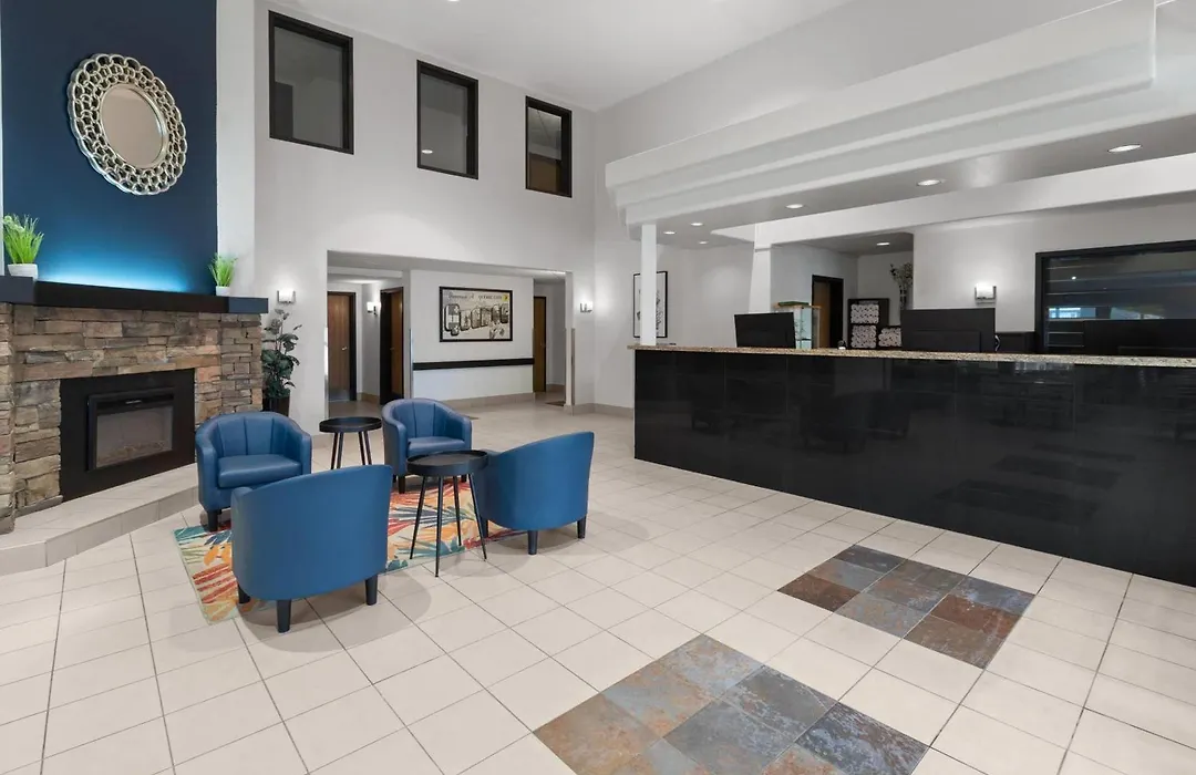 Super 8 By Wyndham Quebec City-1