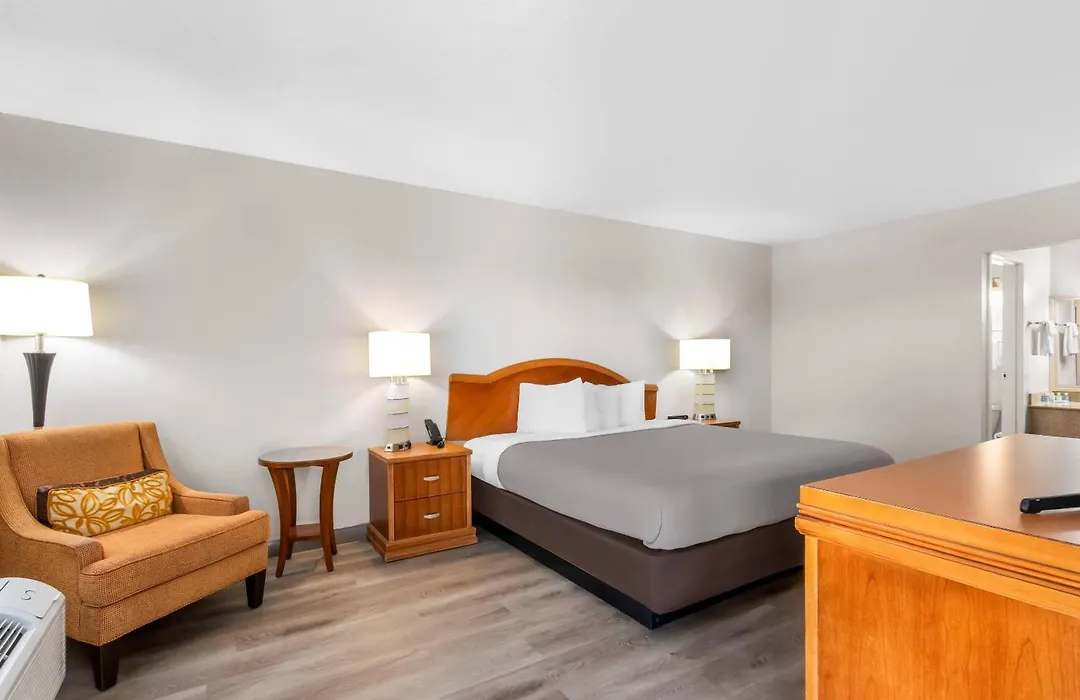 Quality Inn & Suites Lake Havasu City-1