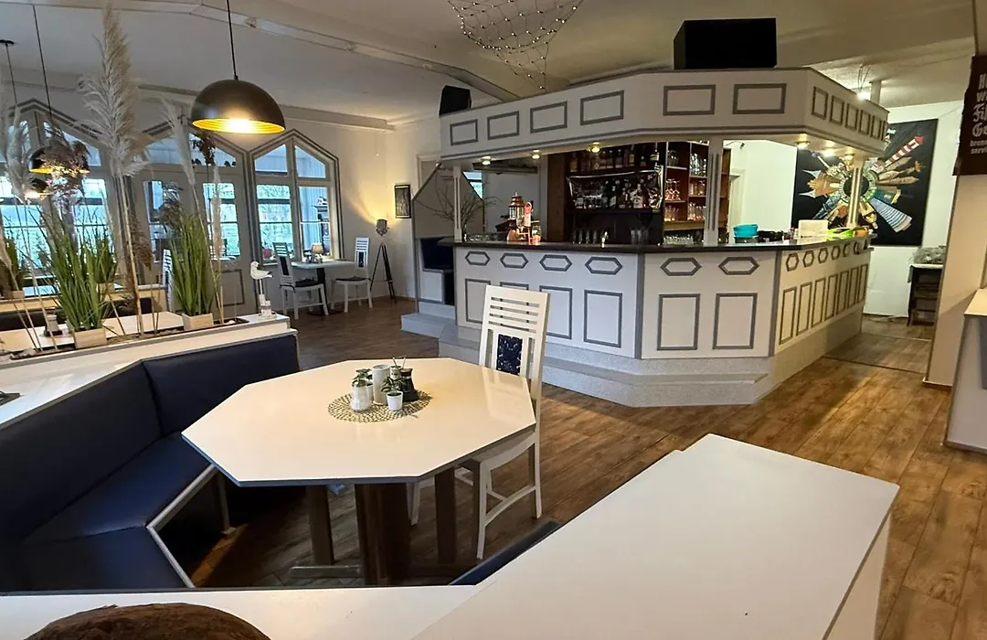 Strand-Hotel Lobbe-1