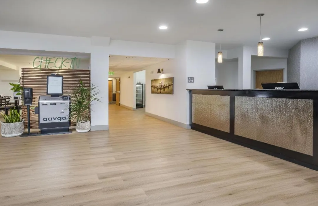 Best Western Plus Peppertree Airport Inn-1