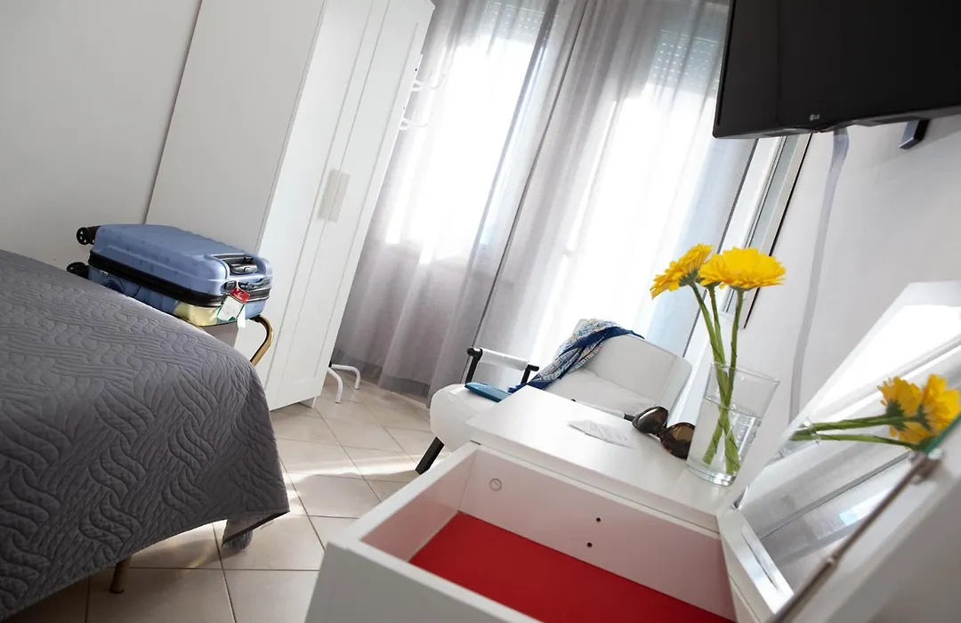 Momo Seaview Hotel-1