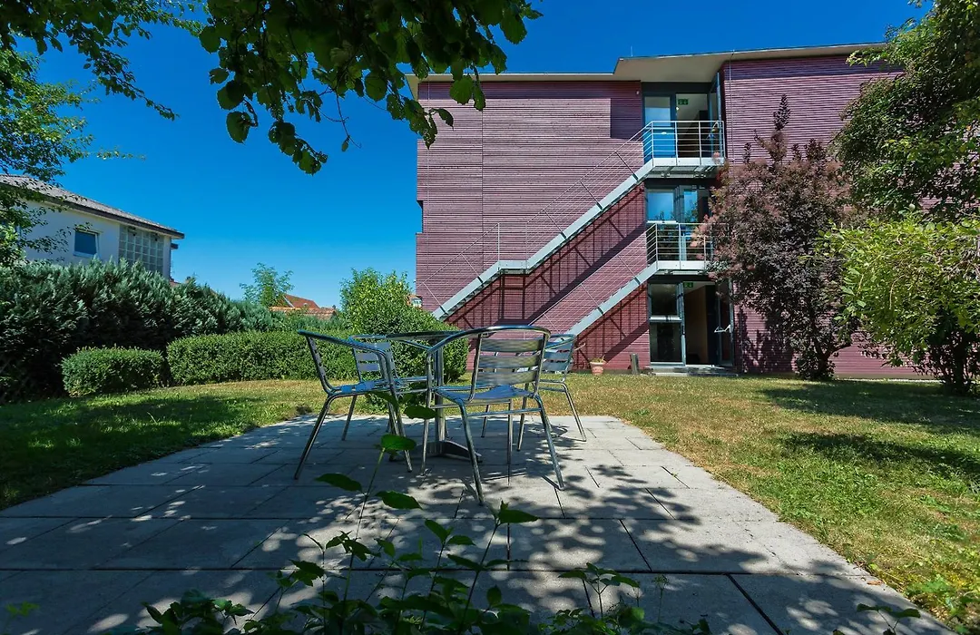 Bed&Breakfast Rotes Haus-1