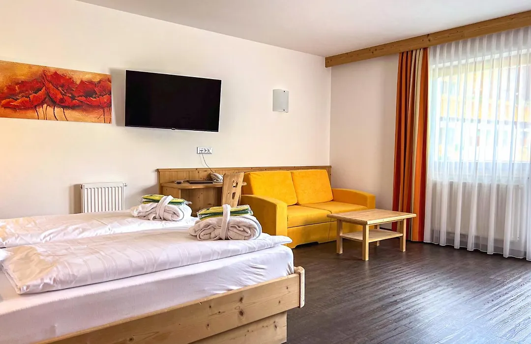 Garni Hotel Bel Vert-1