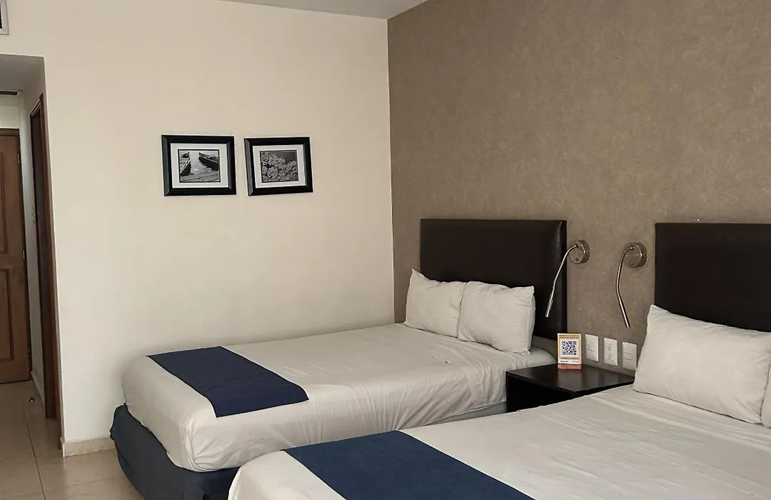 Hotel Ruiz Milan-1