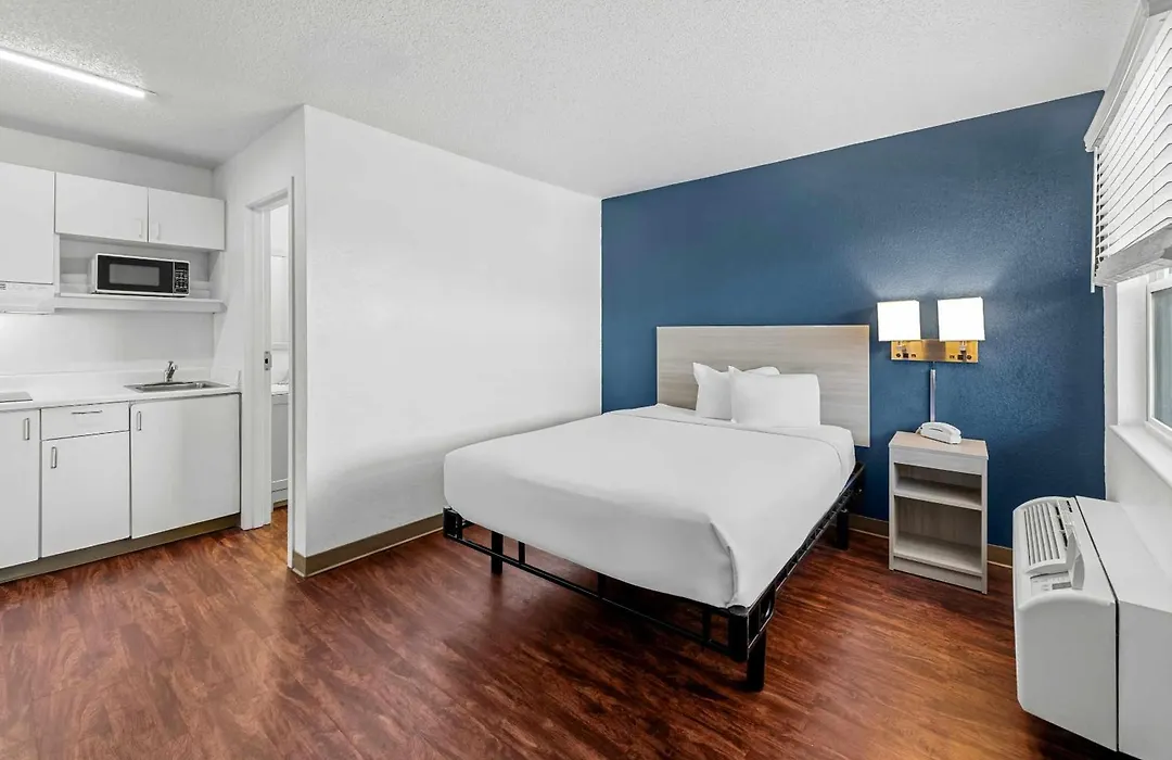 Birch Hill Suites Kansas City - Independence-1