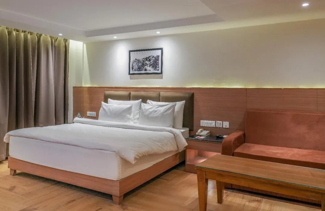 Ramada By Wyndham Mussoorie Mall Road-1
