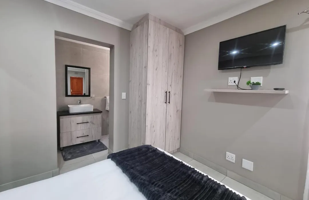 Emerald Guesthouse-1