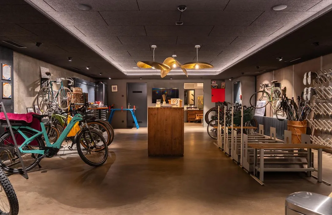 Adler Suite & Stube-1