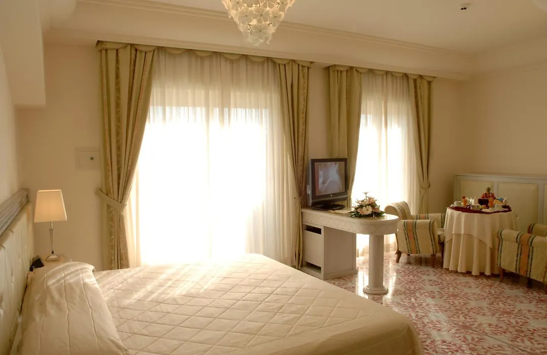 Grand Hotel Gallia-1