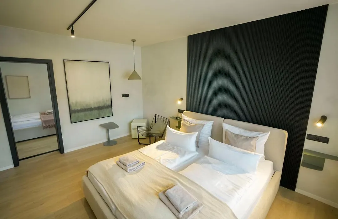 Hotel Weinhaus Kreuter-1