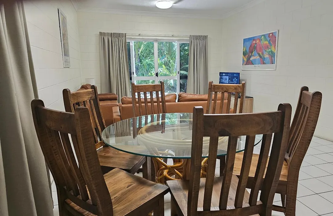 Mango Tree Holiday Apartments-1
