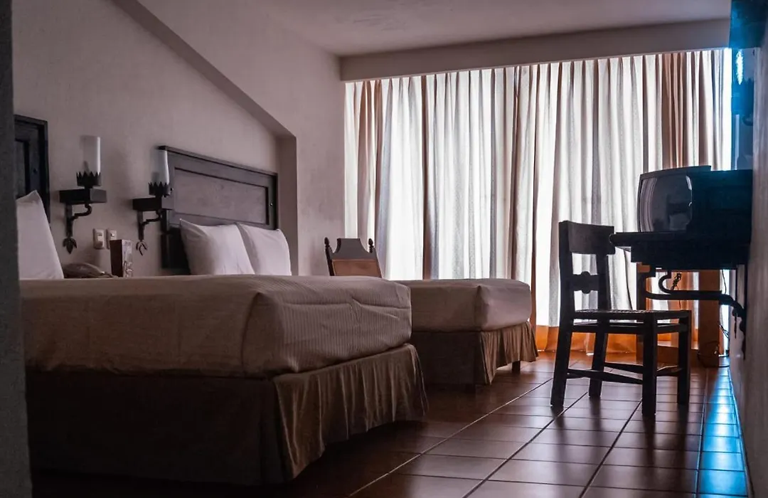 Hotel Fenix-1