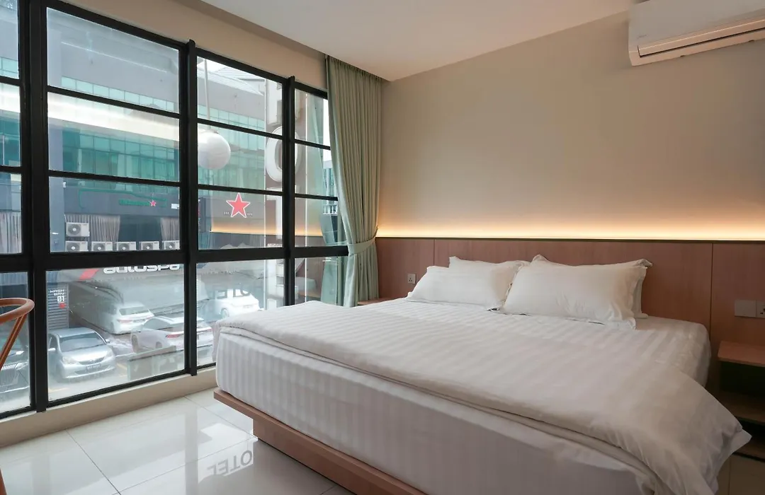 Green Hotel-1