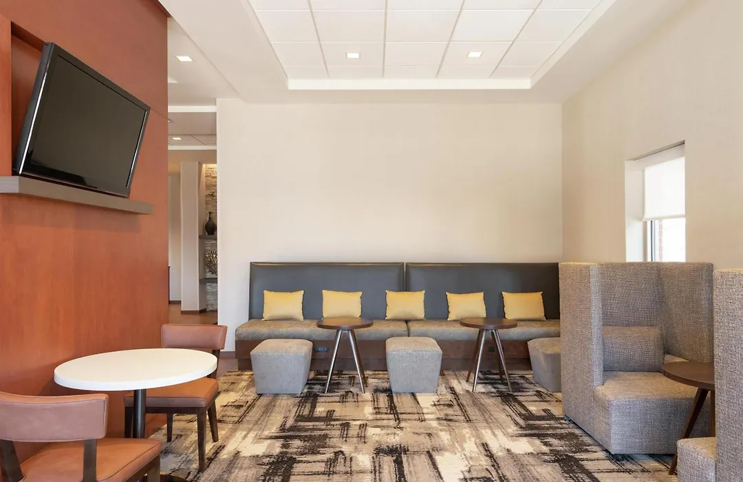 Hampton Inn Portland Downtown Waterfront-1