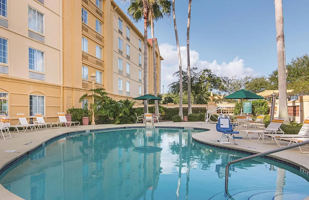 La Quinta By Wyndham Orlando Airport - On Property Food Trucks & Free Airport Shuttle!-1