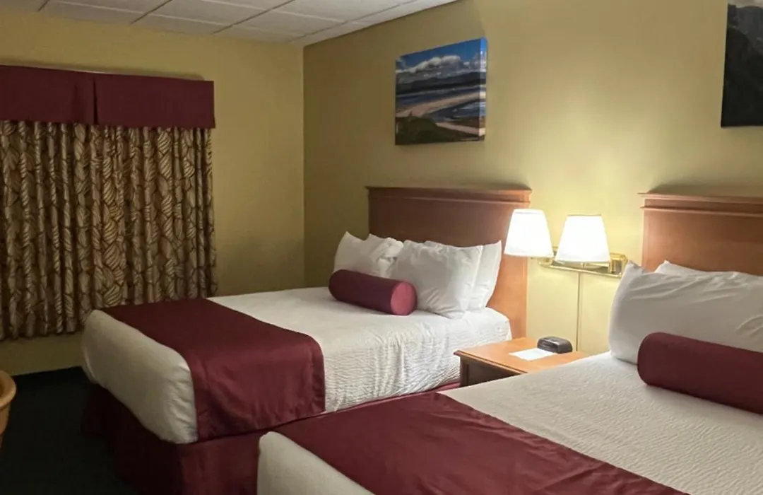 Shallow Bay Motel & Cabins Conference Centre-1