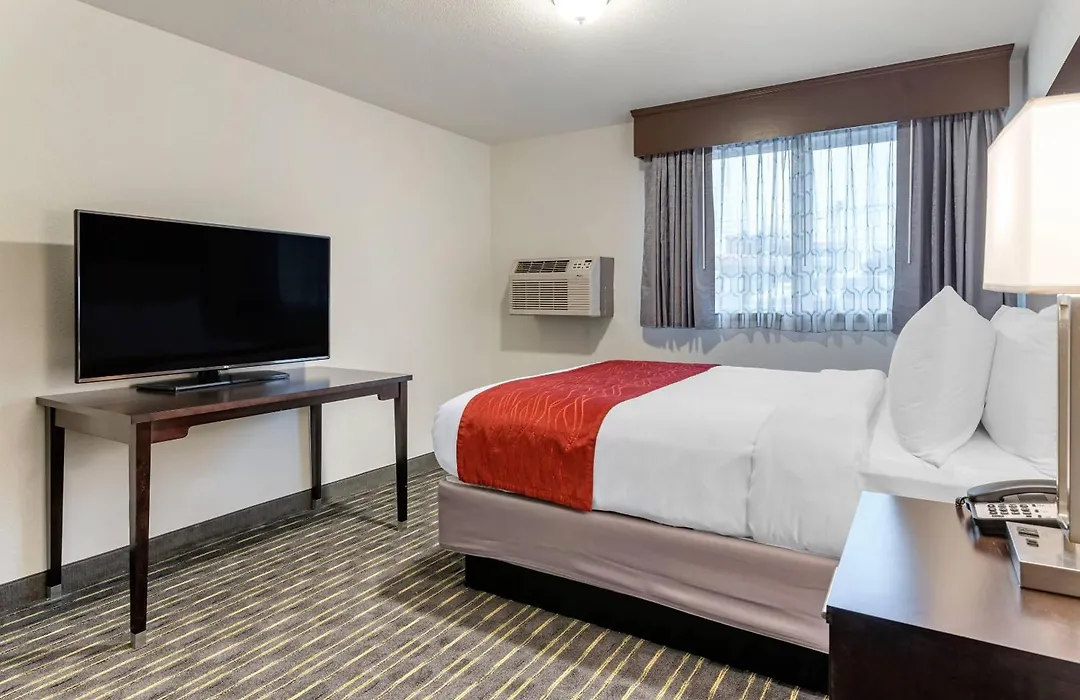 Comfort Inn & Suites Tigard Near Washington Square-1