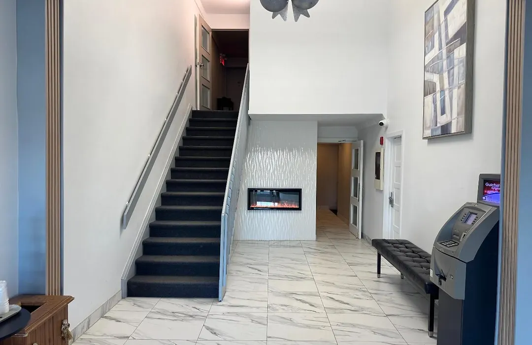 Travelodge By Wyndham Drummondville-1