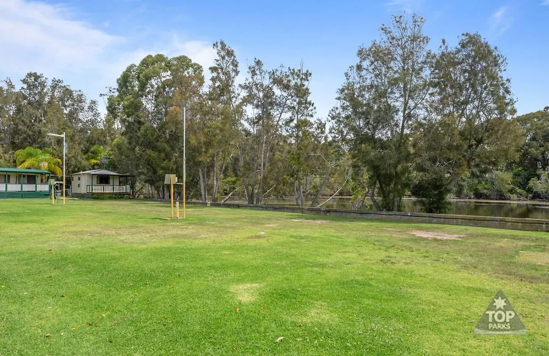 Pleasurelea Tourist Resort & Caravan Park-1