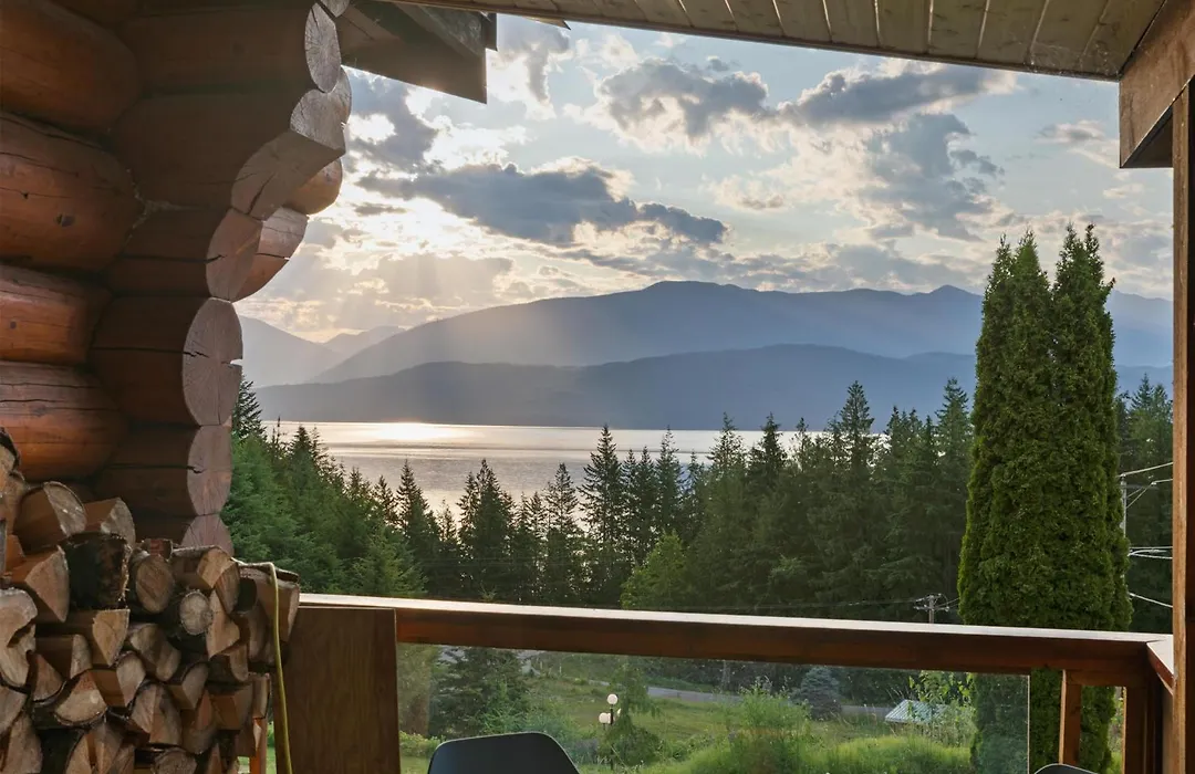 Kootenay Lakeview Resort BW Signature Collection-1