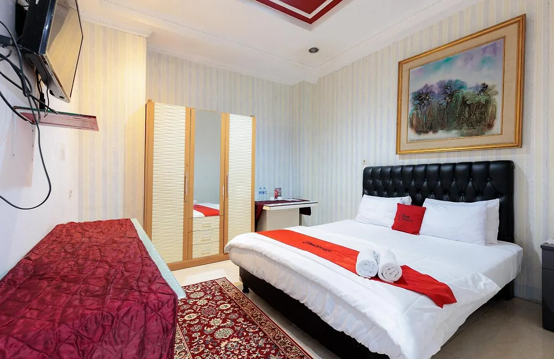 Reddoorz Plus @ Guntur Raya Setiabudi-1
