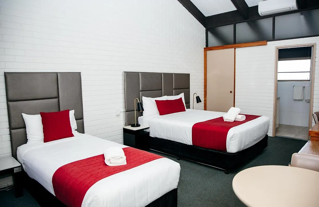 All Travellers Motor Inn-1