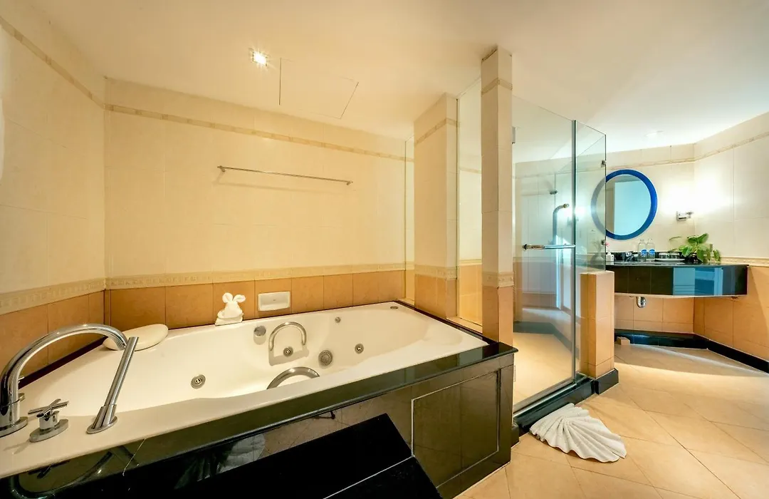 Jomtien Palm Beach Hotel & Resort - Family-Friendly-1