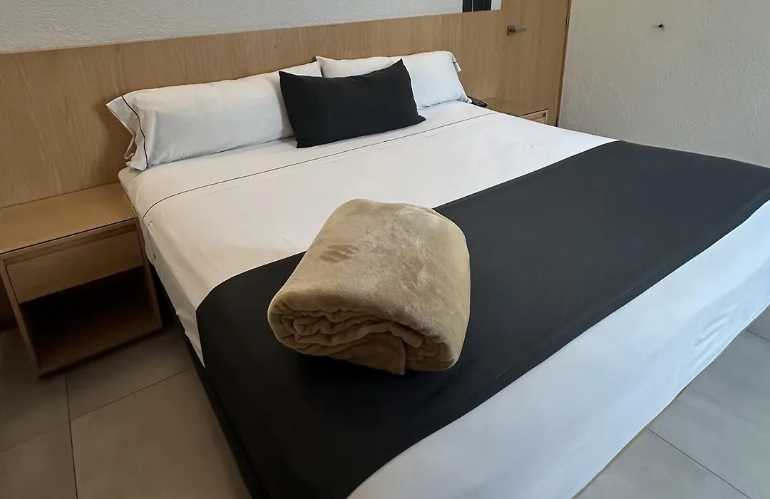 Hotel Emperador Centro Guadalajara Y Remodelado-1