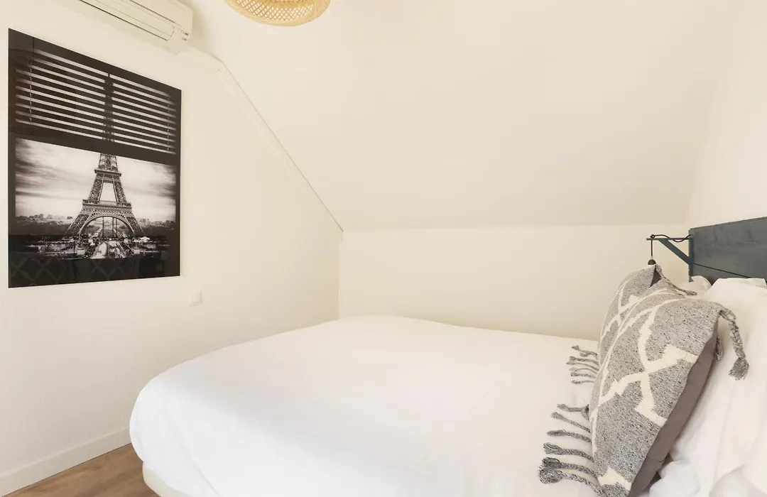 Les Lilas Serviced Apartments-1