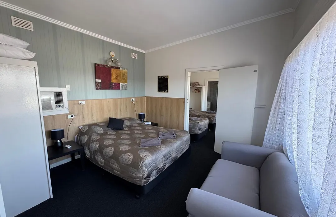 Blue Lake Motel-1