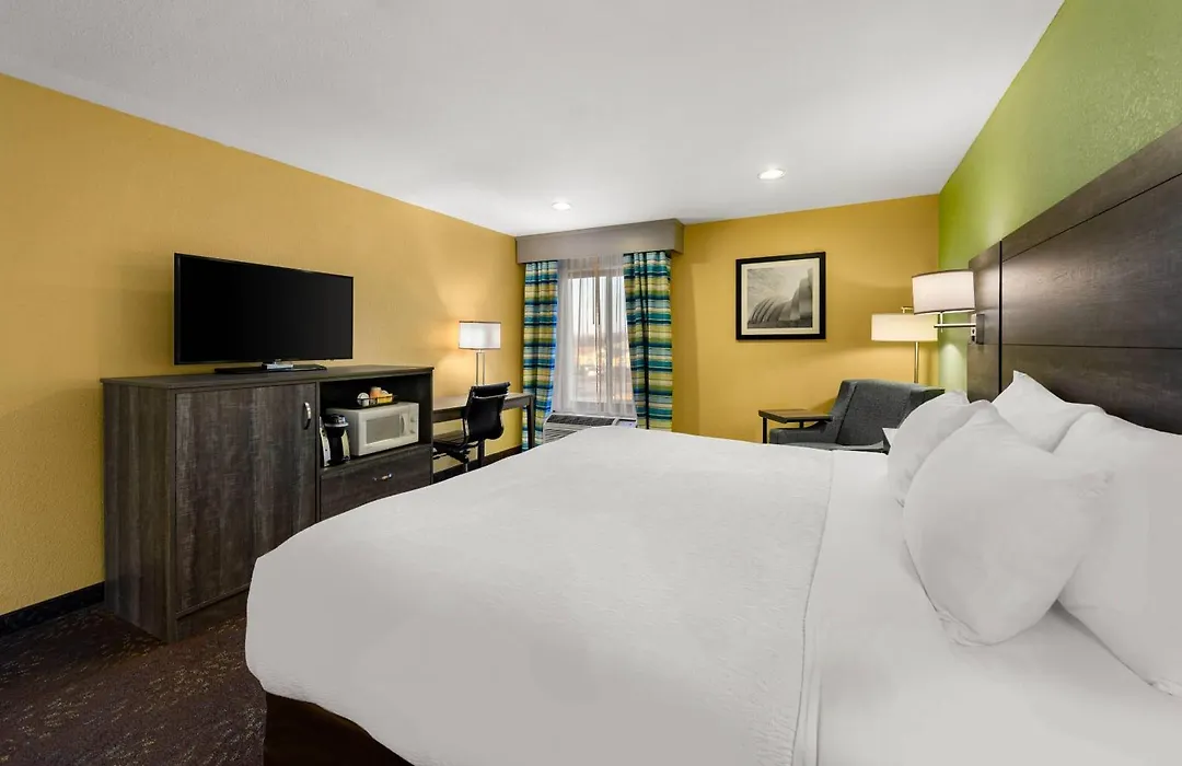 Quality Inn Warrensburg-1
