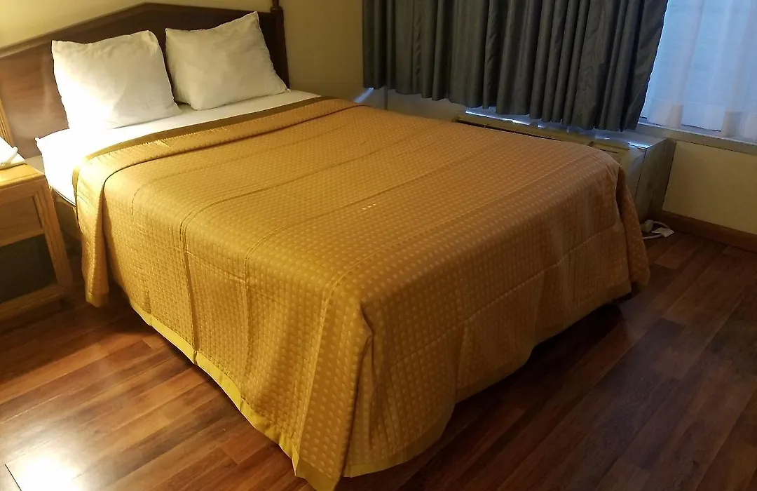 Travelodge By Wyndham Gaylord-1
